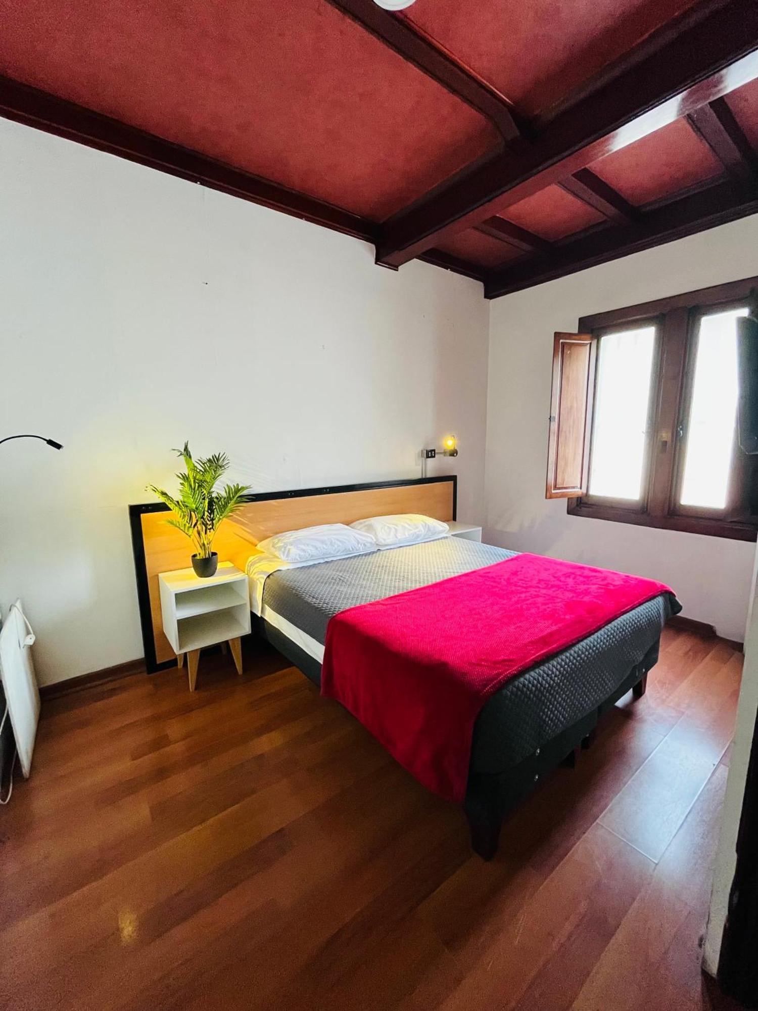 Enjoy Hostel 圣地亚哥 外观 照片