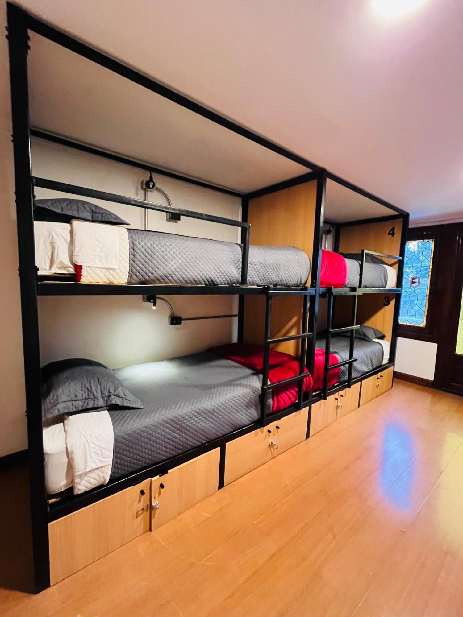 Enjoy Hostel 圣地亚哥 外观 照片