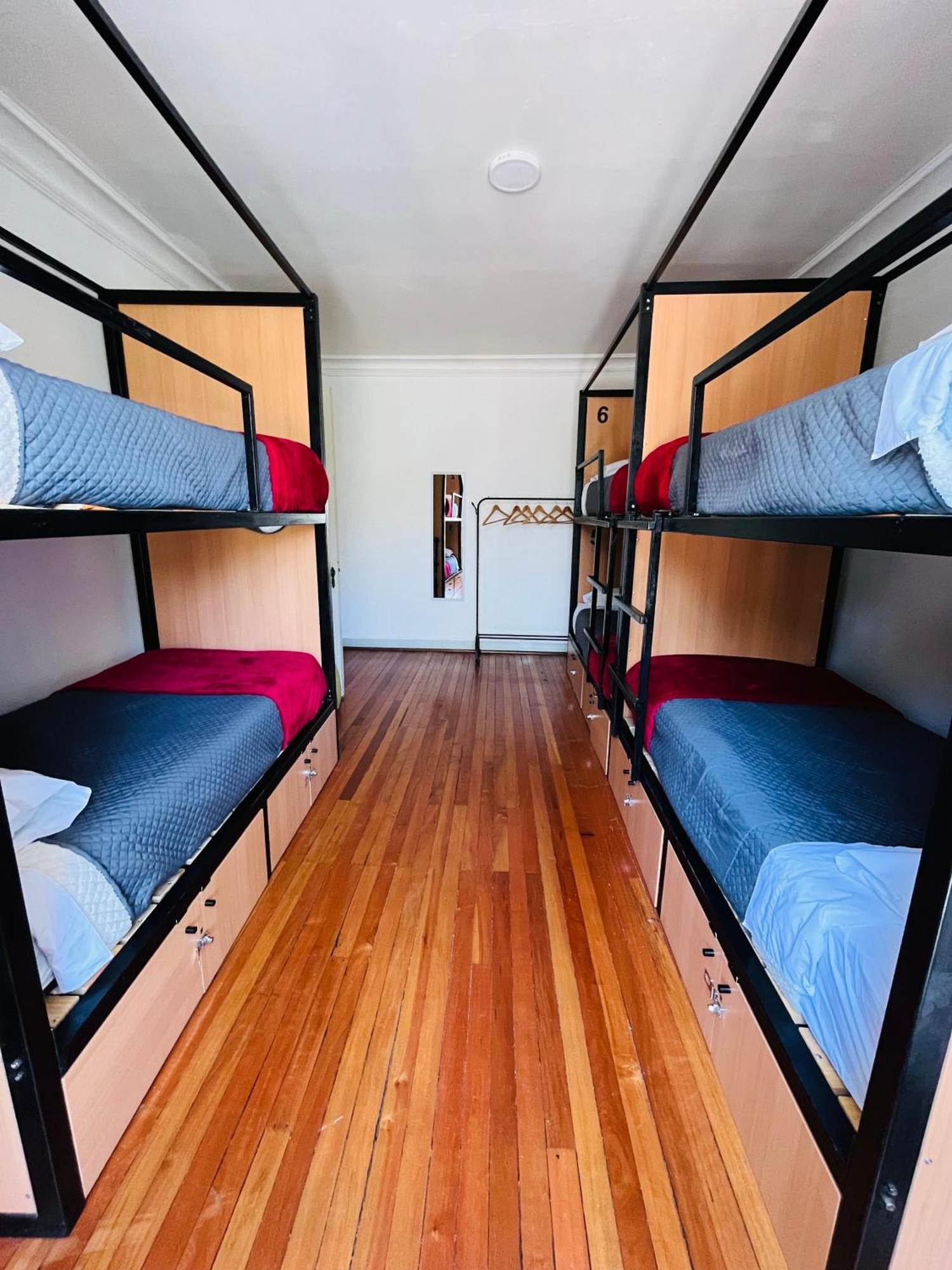 Enjoy Hostel 圣地亚哥 外观 照片