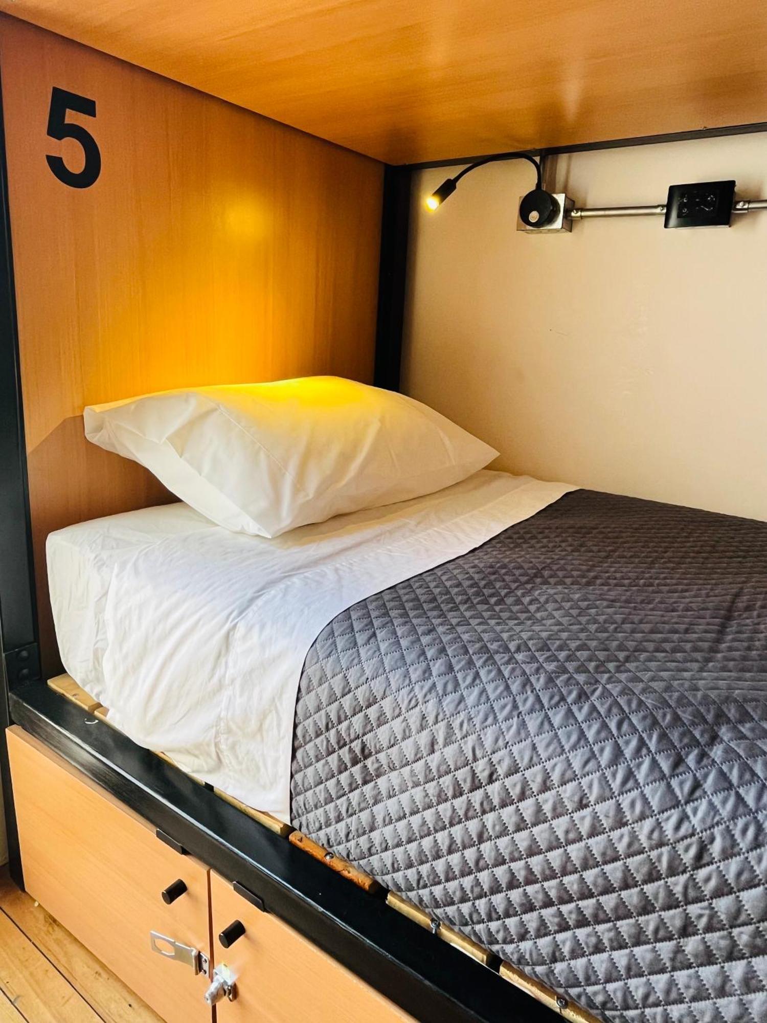 Enjoy Hostel 圣地亚哥 外观 照片