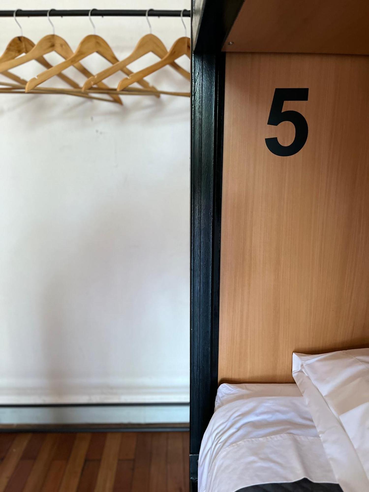 Enjoy Hostel 圣地亚哥 外观 照片
