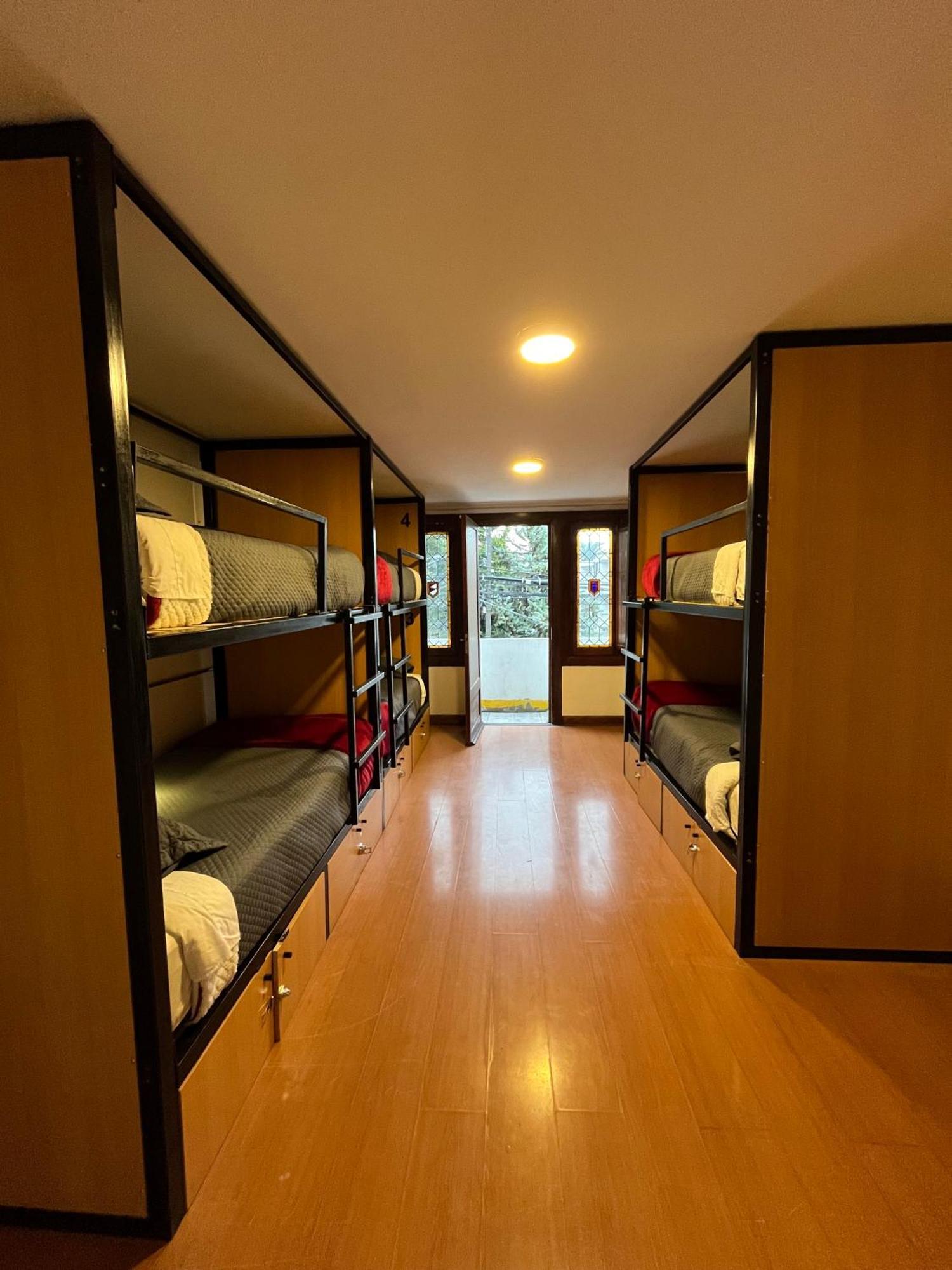 Enjoy Hostel 圣地亚哥 外观 照片