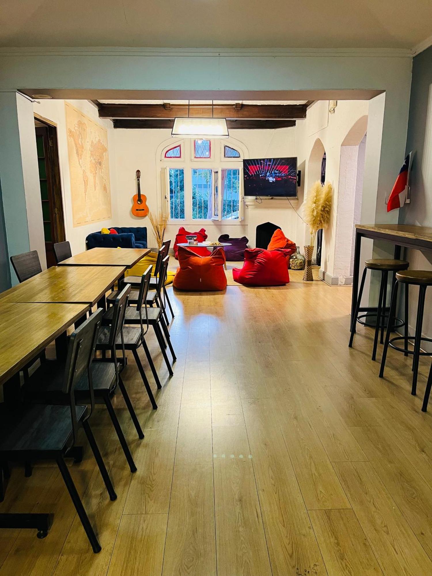 Enjoy Hostel 圣地亚哥 外观 照片